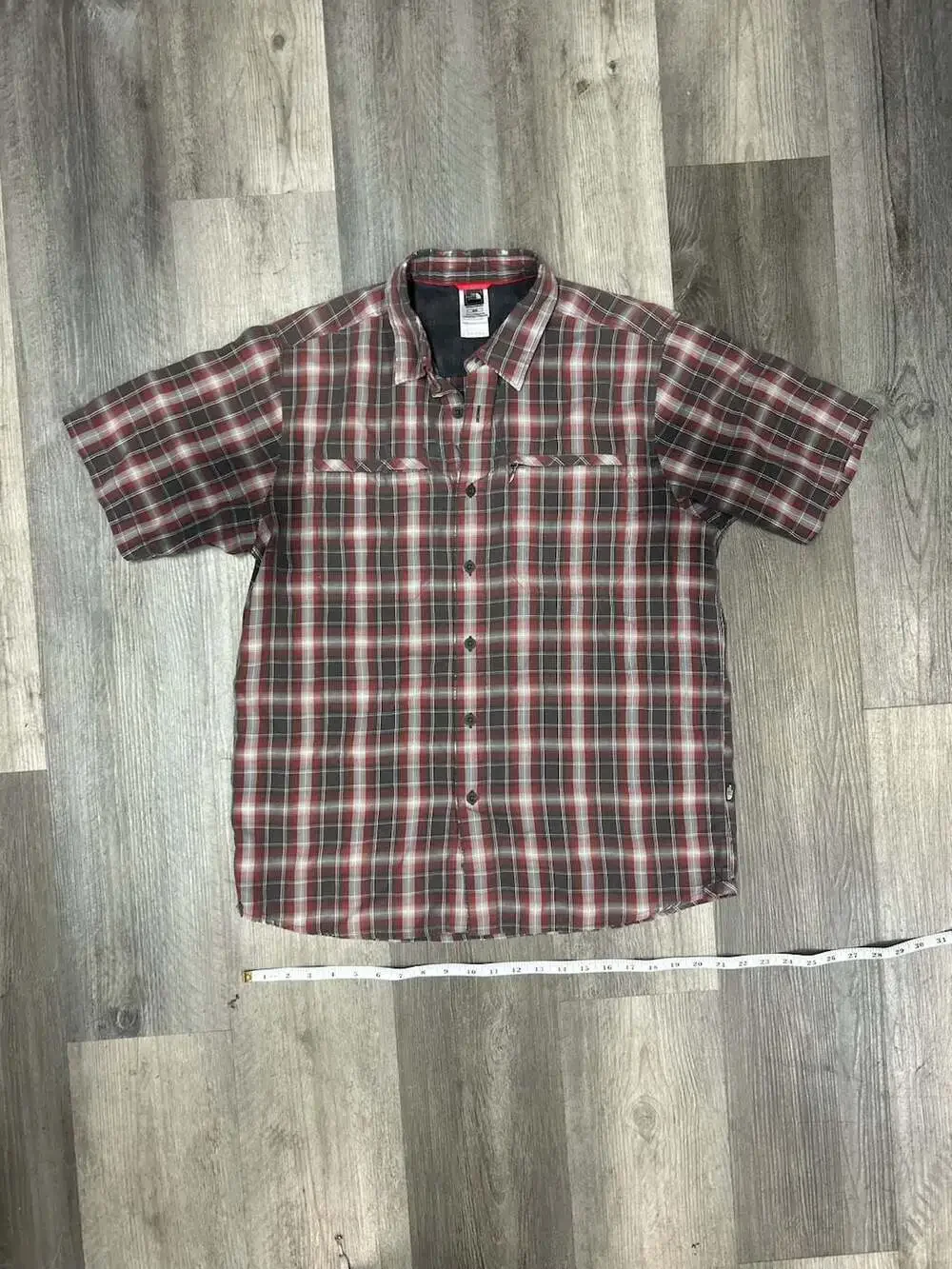 The North Face Men's Short Sleeve Plaid Vented Hiking Shirt